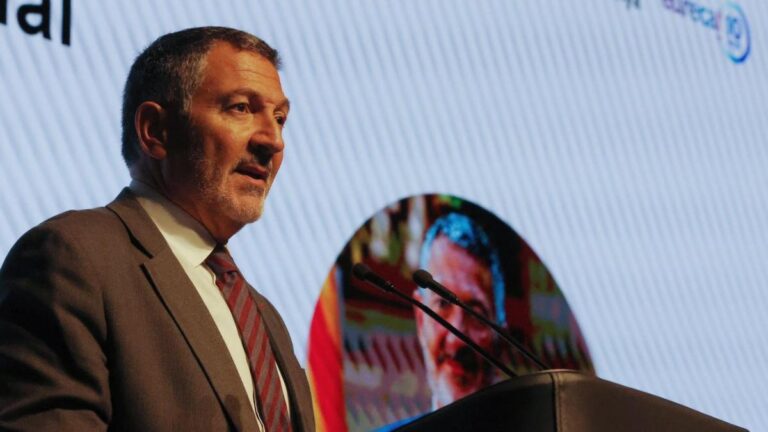 El Govern reúne a agentes sociales y económicos para arrancar el Pacte Nacional per a la Indústria