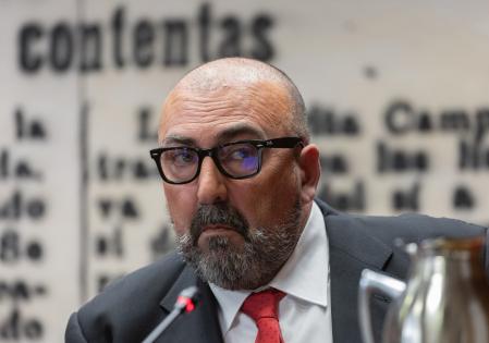 El exasesor del exministro José Luis Ábalos, Koldo García, comparece en la Comisión del Senado sobre la investigación de las mascarillas durante el COVID-19, a 22 de abril de 2024, en Madrid (España). Las comparecencias en la comisión de investigación sobre la compra de material sanitario durante la pandemia han arrancado hoy en el Congreso y en el Senado. Como todos los comparecientes, el exasesor de Ábalos está obligado a presentarse ante la comisión, pero no tiene obligación de responder a los grupos parlamentarios al estar investigado por la Audiencia Nacional. Koldo también ha comparecido con otros posibles casos de corrupción, derivados de la trama investigada en la Operación Delorme.