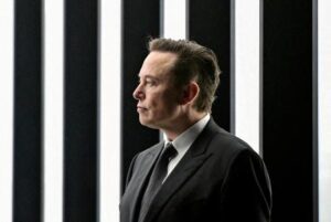 Elon Musk quiere más