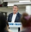 Feijóo, ante la empresa familiar: “Pagamos más impuestos que nunca pero vivimos peor”