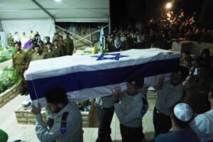 Hamas dice que no puede entregar más cuerpos por la destrucción de Gaza e Israel amenaza con reanudar los ataques