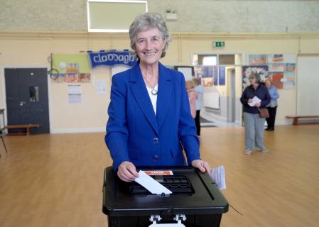 Irlanda elige a Catherine Connolly, una presidenta crítica con Israel y la OTAN