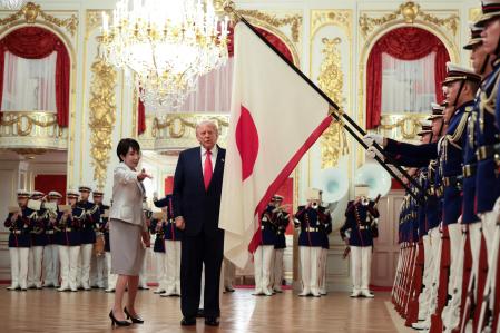 Trump firma en Japón un acuerdo sobre tierras raras y minerales críticos