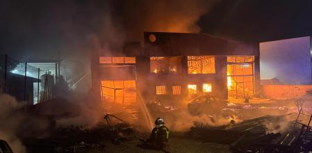 Incendio Nave industrial en Griñón.