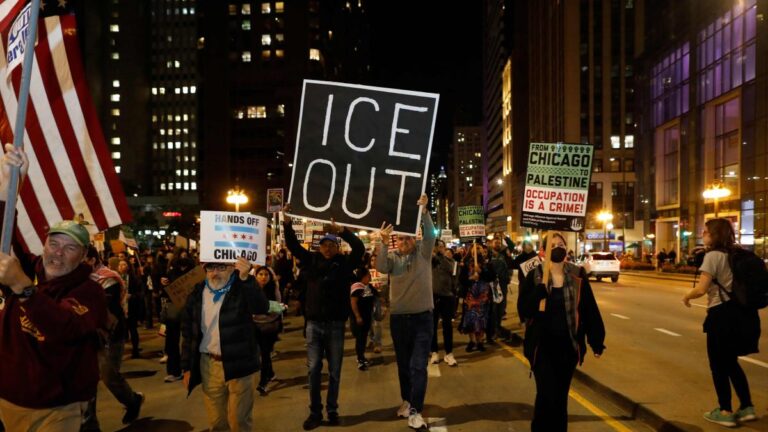 Una juez federal bloquea el despliegue de la Guardia Nacional en las protestas de Chicago