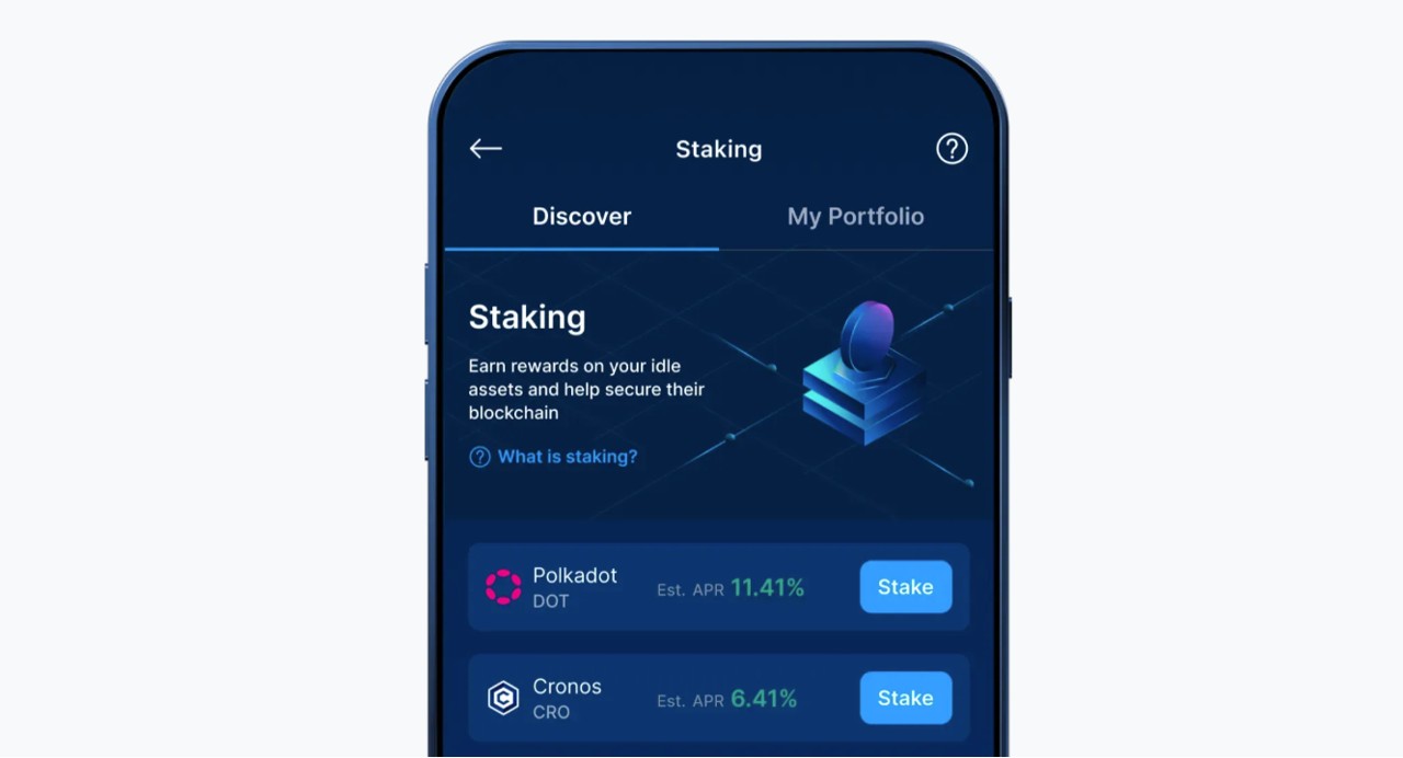 Teléfono celular mostrando la función de staking en la app de de Crypto.com