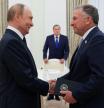 Russian President Vladimir Putin welcomes U.S. President Donald Trump's envoy Steve Witkoff during a meeting in Moscow, Russia August 6, 2025. Sputnik/Gavriil Grigorov/Pool via REUTERS ATTENTION EDITORS - THIS IMAGE WAS PROVIDED BY A THIRD PARTY. TPX IMAGES OF THE DAY