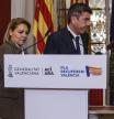 El president de la Generalitat valenciana, Carlos Mazón, acompañado de la consellera de Economía y Hacienda, Ruth Merino, y por la vicepresidenta de la Generalitat Valenciana, Susana Camarero, realiza una declaración institucional en les Corts con motivo de los presupuestos autonómicos de 2025, a 17 de marzo de 2025, en Valencia, Comunidad Valenciana (España). Esta convocatoria llega después de que los Presupuestos de la Generalitat se prorrogasen al finalizar el año y su presentación se haya aplazado en varias ocasiones. Las cuentas autonómicas dependen de las conversaciones que el PP mantiene con el que fue su socio de gobierno, Vox.