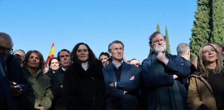 Feijóo, junto a Rajoy y Aznar en la manifestación en Madrid