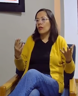 Foto en plano medio de Cecilia Contreras