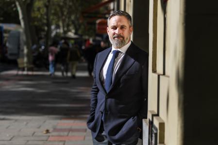 Entrevista a Santiago Abascal Conde (Bilbao, 14 de abril de 1976) es un político español, líder del partido político Vox desde septiembre de 2014 y presidente del partido político europeo Patriotas.eu