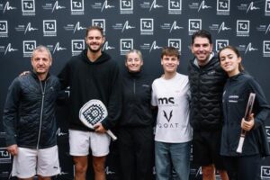 El Torneo Amistoso Padel The Open Barcelona enfrenta a figuras del pádel mundial con aficionados en Sant Cugat del Vallès