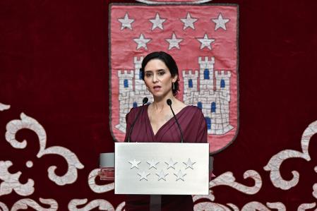MADRID, 05/12/2025.- La presidenta de la Comunidad de Madrid, Isabel Díaz Ayuso, interviene en el acto del Día de la Constitución organizado este viernes en la Real Casa de Correos. EEFE/ Fernando Villar
