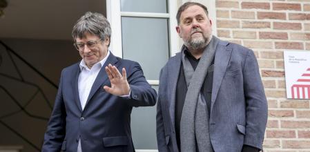 Junts per Catalunya party's leader Carles Puigdemont (L) and ERC party's head, Oriol Junqueras (R) pose shortly before they meet in Waterloo, Belgium, 16 January 2025. Both Catalan pro-independent leaders met for fist time after they regained the leadership of their respective political parties. EFE/ Pablo Garrigos Cucarella