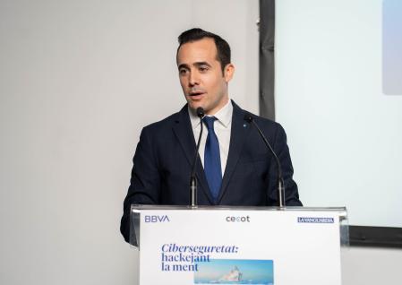 Oriol Alba, asesor de Telecomunicaciones de Cecot subrayó la importancia de reforzar la protección frente al phishing y el ransomware.