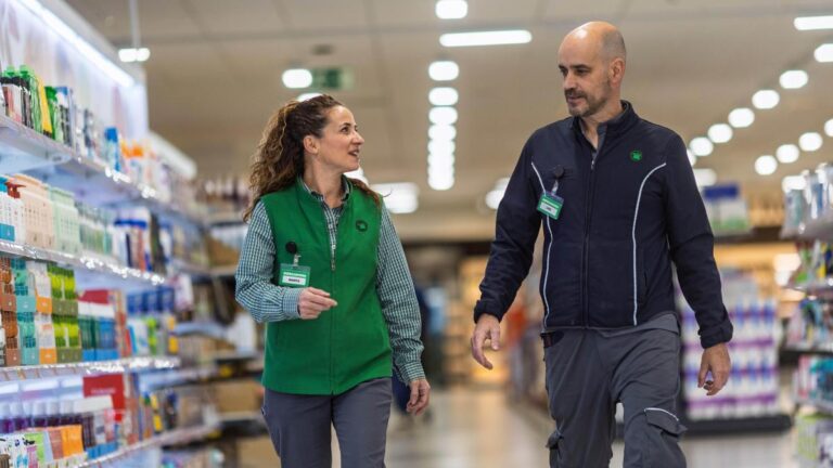 Mercadona dará a sus trabajadores una semana extra de vacaciones y una paga más en 2026