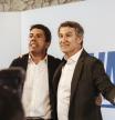 El líder del PPCV y 'president' de la Generalitat, Carlos Mazón (i), junto al presidente nacional del PP, Alberto Núñez Feijóo, durante un acto de partido en Alicante