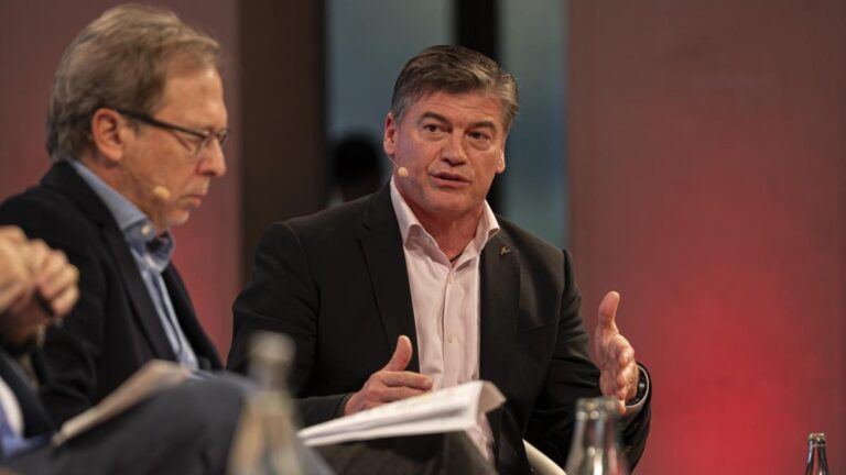 Nuevo choque entre Cambra de Comerç y Pimec por la ley de Cambres