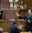 VALENCIA, 27/11/2025.- El secretario general del Partido Popular en la Comunitat Valenciana, Juanfran Pérez Llorca (d), ha sido elegido este jueves nuevo president de la Generalitat en sustitución del dimitido Carlos Mazón (c) gracias al respaldo de Vox, con cuyos votos ha obtenido la mayoría absoluta que precisaba para su investidura. EFE/ Kai Forsterling