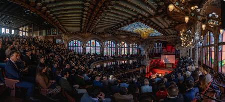 Foto Empresarial. Más de 2.000 empresarios y directivos llenaron el jueves el Palau de la Música para asistir al foro “El empresario ante un mundo en transformación”.