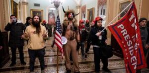 El FBI registra la casa de una periodista del ‘The Washington Post’ en busca de información sobre una filtración