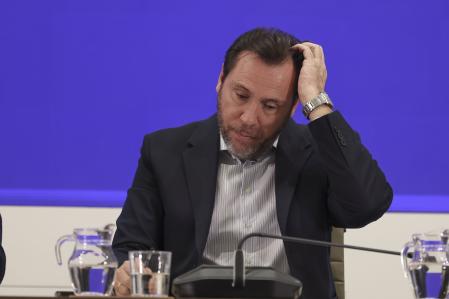 El ministro de Transportes y Movilidad Sostenible, Óscar Puente, durante la rueda de prensa ofrecida el miércoles en Madrid.-