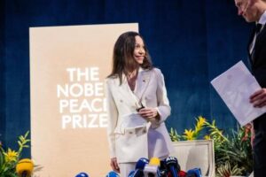 Indignación en Noruega por el acto de Machado de regalar a Trump su medalla de Nobel de la Paz