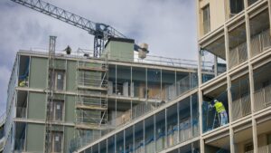 La construcción de obra nueva en Barcelona se hunde un 39% en plena crisis de la vivienda