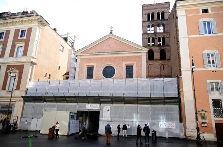 El exterior de la Basílica de San Lorenzo in Lucina, aún en obras&nbsp;