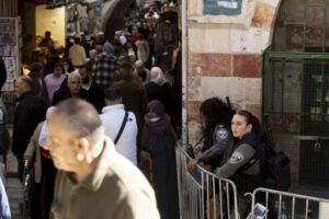 Israel blinda la mezquita Al Aqsa de Jerusalén y limita el acceso a los palestinos por el Ramadán