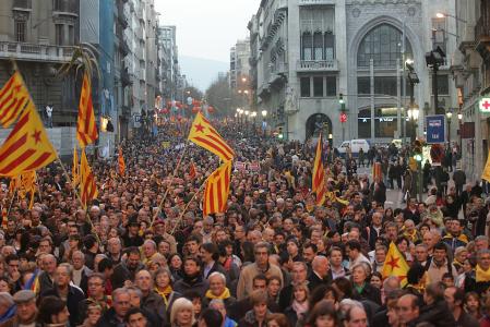 Manifestación celebrada el 1 de diciembre de 2007 para protestar por la situación de desinversión de Rodalies que congregó a miles de personas