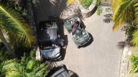 Captura del vídeo grabado con dron en Little Saint James