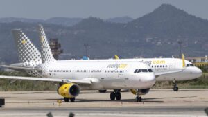 Vueling recupera la ruta Barcelona-Madrid ante el caos del AVE