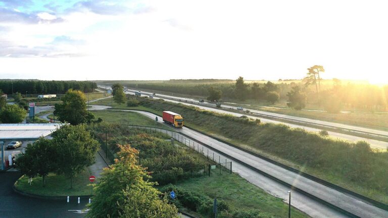 Abertis se hace con el 100% de la A63 en Francia y consolida su liderazgo en infraestructuras en un eje estratégico europeo