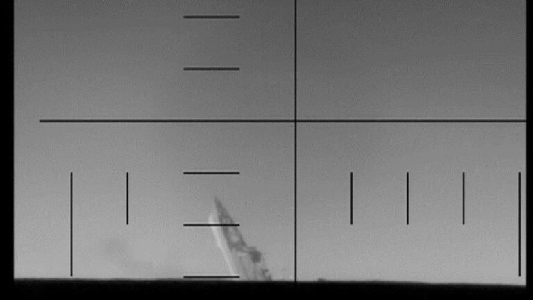 EE.UU. asegura que ya ha hundido más de 30 barcos de guerra de la marina iraní