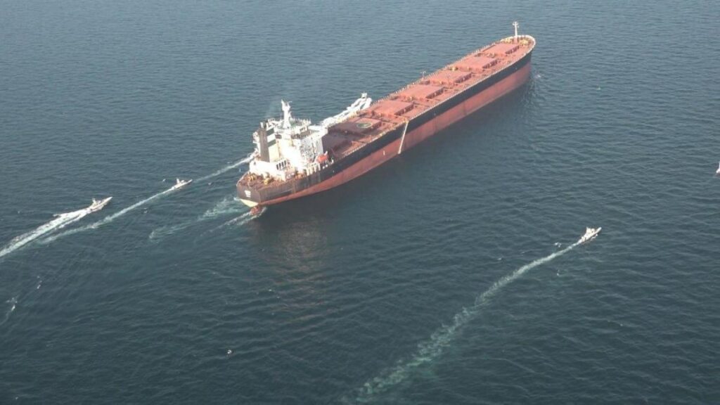 El precio del petróleo abre al alza con unas primeras subidas de los futuros en torno al 8%