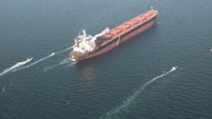 El precio del petróleo abre al alza con unas primeras subidas de los futuros en torno al 8%