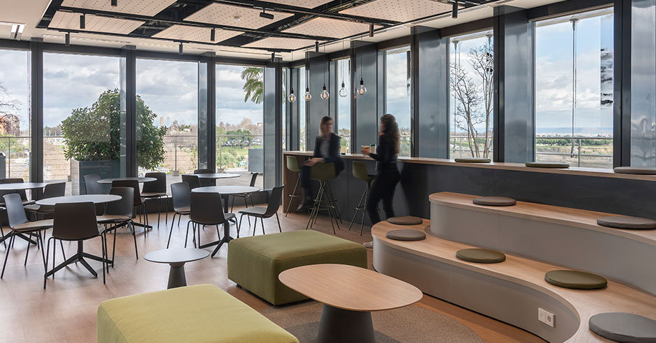 Efebé ha dissenyat el pati de l'escola Mercè Rodoreda