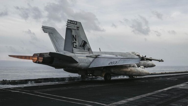 Italia niega a EE.UU. el uso de la base de Sigonella para vuelos hacia Oriente Medio