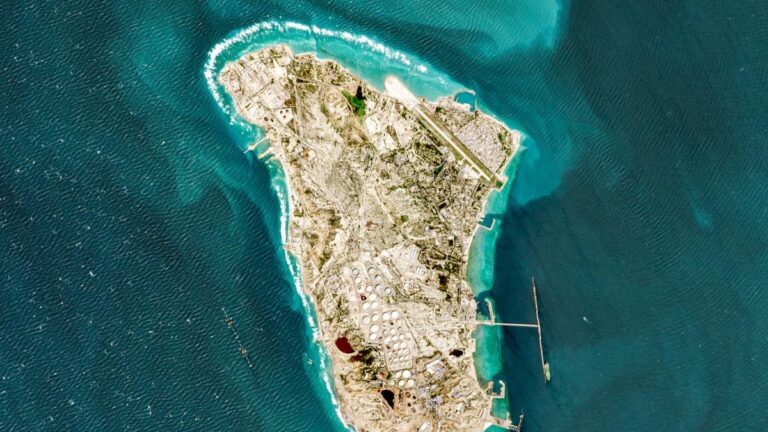 La isla intocable: el enclave por el que respira el 90% del petróleo iraní