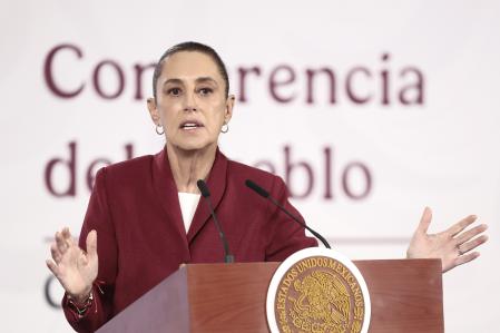Claudia Sheinbaum en el curso de la rueda de prensa celebrada este mediodía