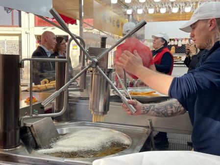 Sanidad y Consumo han intensificado los controles diarios en las 165 churrerías de Fallas&nbsp;de València&nbsp;