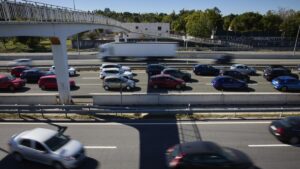 Más teletrabajo y limitar la entrada a la ciudad, las recetas de la AIE para la crisis energética