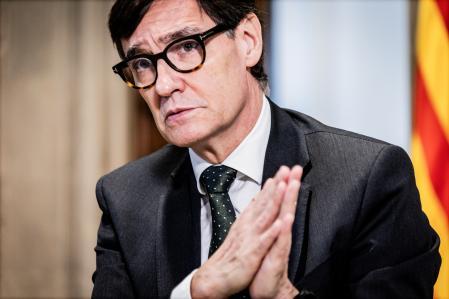 Salvador Illa, durante la entrevista, en su despacho del Palau de la Generalitat