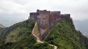 Al menos 30 personas han muerto en Haití por una estampida en un monumento histórico