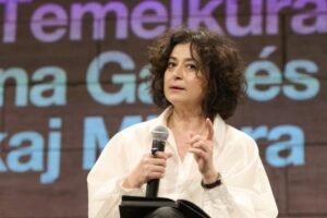 Crear belleza contra la tiranía