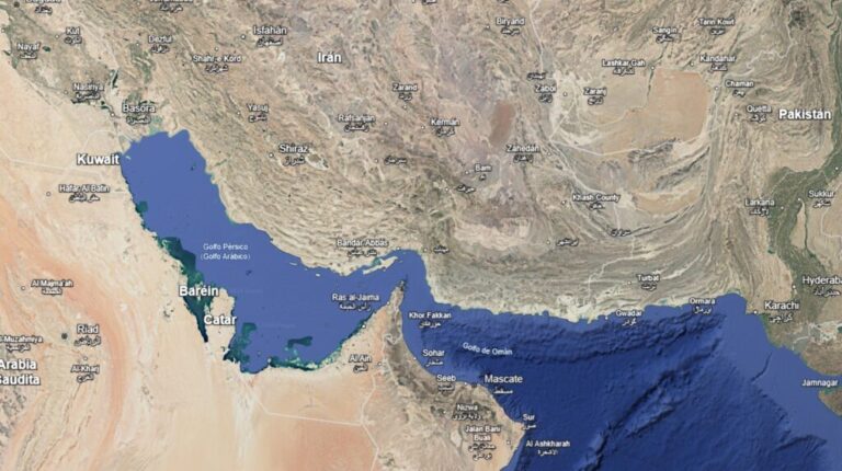 Estafadores piden bitcoin y USDT a cambio de un “paso seguro” por el estrecho de Ormuz