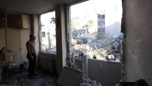 Irán: ansiedad y miedo en una larga espera