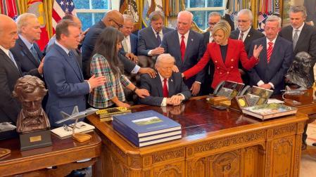 Jeff Sharlet: “Trump cree que hace la obra de Dios, incluso cuando hace trampas”