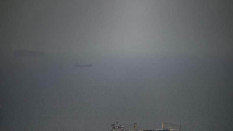 La guerra continúa en Ormuz